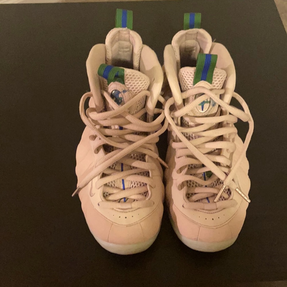 (WMNS) Nike Air Foamposite One 'Particle Beige' AA3963-200